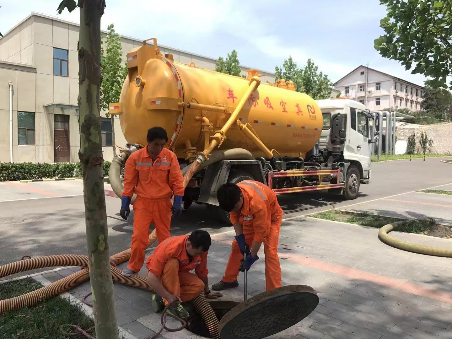 大通化粪池清理与5-8吨吸粪车施工效率分析